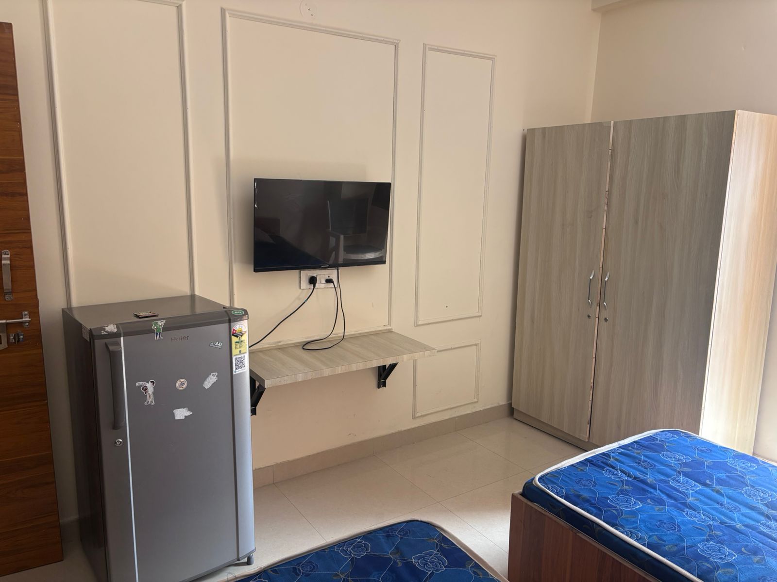 Gurugram room at Yadav PG